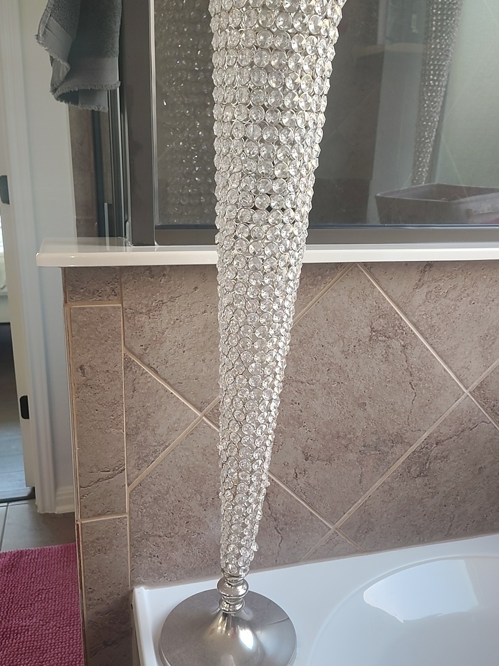 Elegant Crystal Teardrop Vase